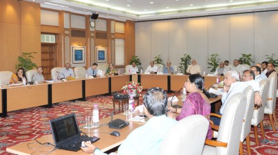 PM reviews progress of monsoon